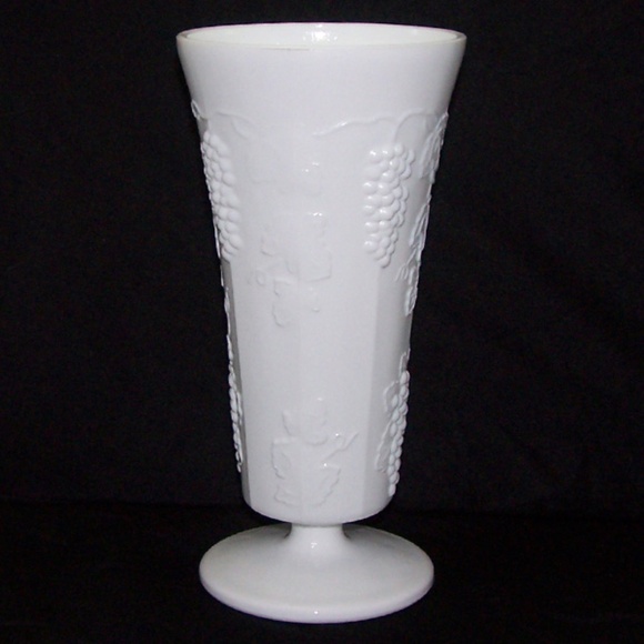 VTG Indiana Glass "Colony Harvest" Milk Glass Vase - Picture 2 of 9